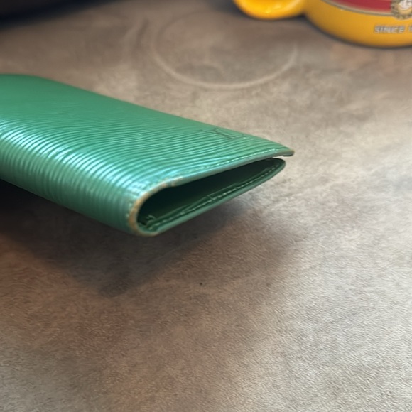 LV Green Epi Wallet - Picture 3 of 10